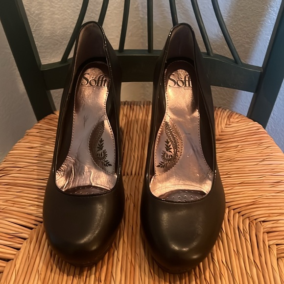 Sofft Black Heels 8M NWOT. 1/2” Platform, 3.5” Heel. NWOT Classy Heels! - Picture 2 of 10